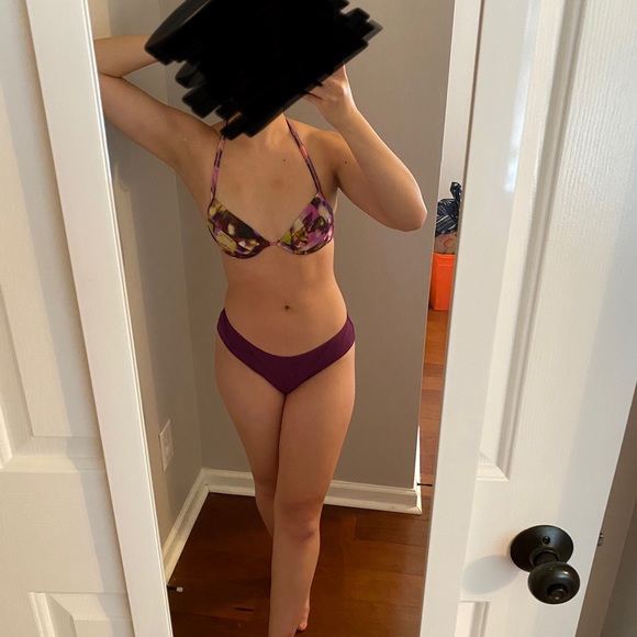 Victoria’s Secret bikinis tops 32B and bottom XS - Picture 11 of 12